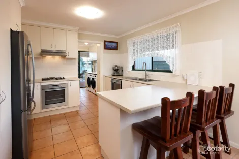 Property photo of 4 Firestone Way West Wodonga VIC 3690
