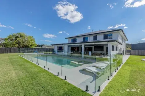 41 FRIESIAN CT, CHATSWORTH, QLD 4570
