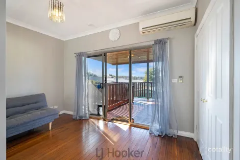 Property photo of 11 Glen Avenue Arcadia Vale NSW 2283