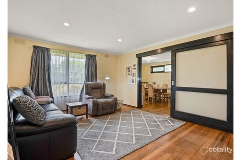 Property photo of 1 Pycnantha Court Endeavour Hills VIC 3802
