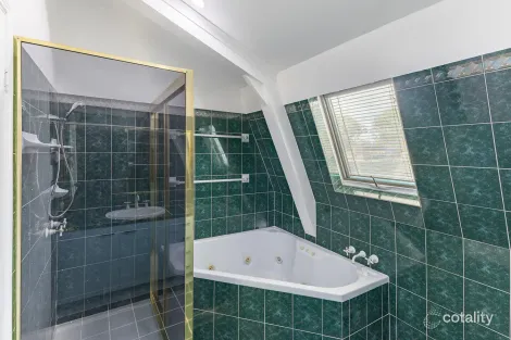 Property photo of 19 Billabong Crescent Apple Tree Creek QLD 4660