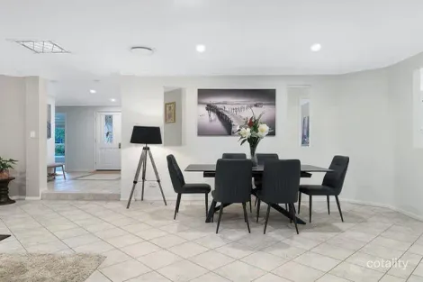 Property photo of 5 Toorak Place Forest Lake QLD 4078