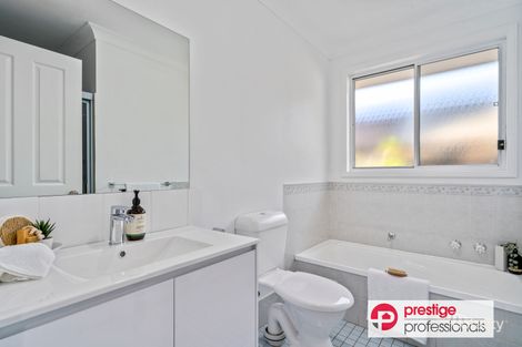 Property photo of 31 Wombeyan Court Wattle Grove NSW 2173