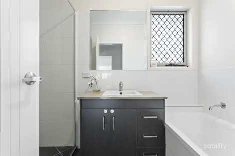 Property photo of 16 Eden Drive Baringa QLD 4551