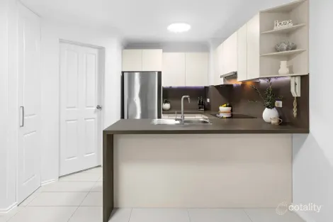 Property photo of 2/132-138 Pacific Parade Dee Why NSW 2099
