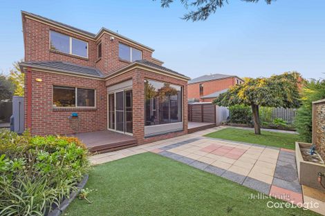 Property photo of 19 St Michaels Place Lake Gardens VIC 3355