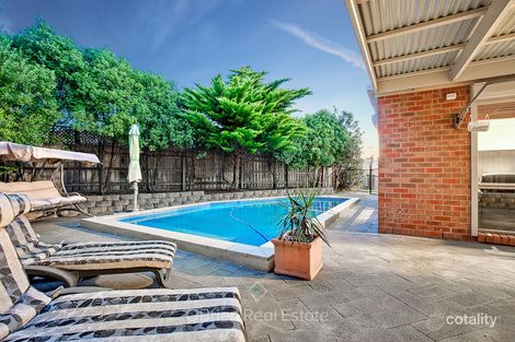 Property photo of 2 Ellenvale Drive Narre Warren VIC 3805