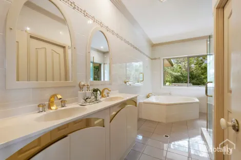 Property photo of 3 The Parapet Banora Point NSW 2486