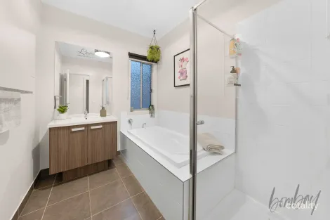 Property photo of 6 Monaco Circuit Wollert VIC 3750