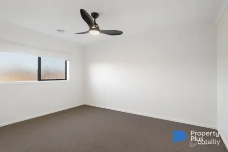 Property photo of 9 Langhorne Close Eaglehawk VIC 3556