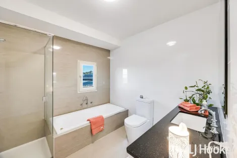 Property photo of 13 Currington Crescent Darley VIC 3340