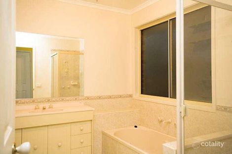 Property photo of 20 Wattle Grove Point Cook VIC 3030