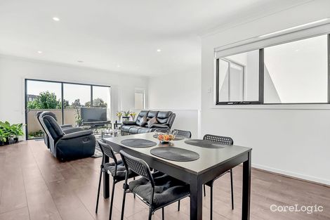 Property photo of 28 Yarramie Circuit Craigieburn VIC 3064