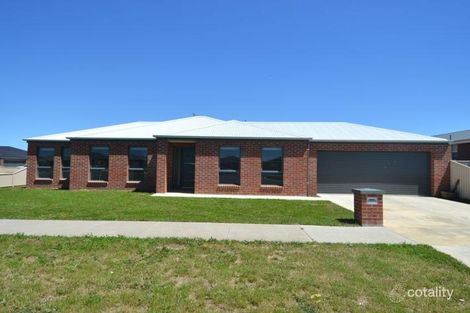 2 Ascot Gardens Dr, Delacombe, VIC 3356