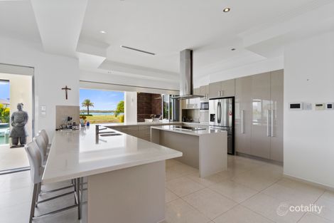 Property photo of 40 Royal Albert Crescent Paradise Point QLD 4216