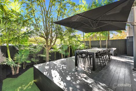 1/126 CENTRAL ST, LABRADOR, QLD 4215