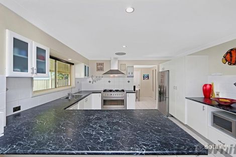 4 Trevally Ave, Chain Valley Bay, NSW 2259