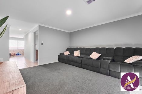 Property photo of 10 Janszoon Way Mandogalup WA 6167