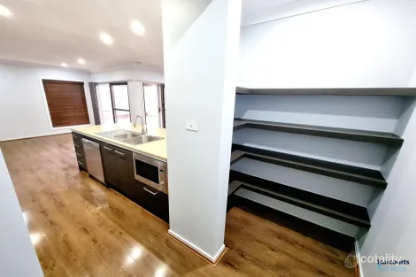 Property photo of 10 Wildflower Circle Jordan Springs NSW 2747