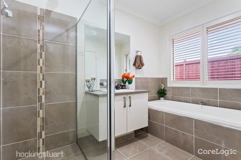 Property photo of 15 Cloverfield Crescent Wollert VIC 3750