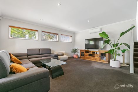 Property photo of 1/2 Lanark Way Gowanbrae VIC 3043