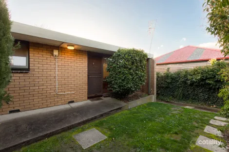 4 The Grange, Soldiers Hill, VIC 3350