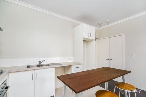 7/15 Debenham St, Thornlie, WA 6108