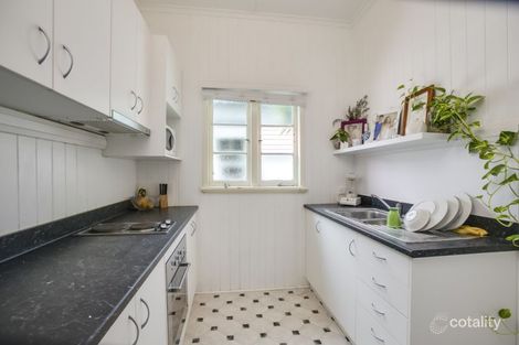 Property photo of 117 Wynnum Esplanade Wynnum QLD 4178