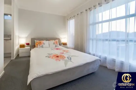 Property photo of 70 Como Parade Clyde North VIC 3978