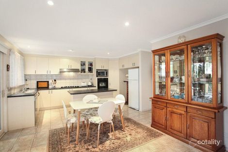 Property photo of 8 Parkview Crescent Hampton East VIC 3188