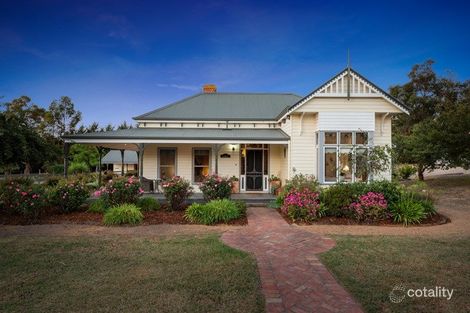 37 Youngs Rd, Yarrambat, VIC 3091