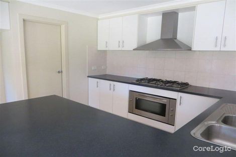 Property photo of 3 Rivendale Crescent Drouin VIC 3818