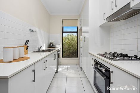 2/3 Bellin St, Laverton, VIC 3028