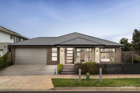 2 Juniper Gr, Rockbank, VIC 3335