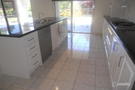 Property photo of 23 Evan Smith Close Macleod VIC 3085