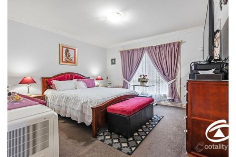 Property photo of 2 Ezard Close Berwick VIC 3806