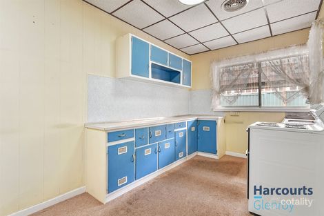 Property photo of 25 Boldrewood Parade Reservoir VIC 3073