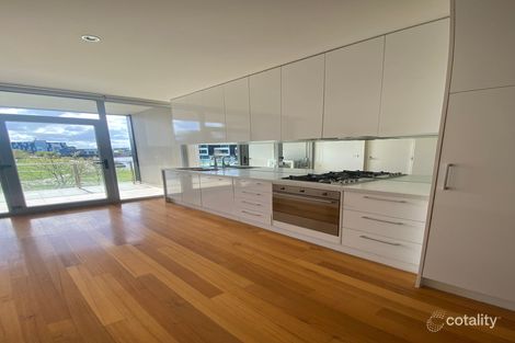 Property photo of 8/2 The Esplanade Caroline Springs VIC 3023