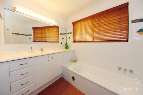 Property photo of 35 Parksville Drive New Auckland QLD 4680