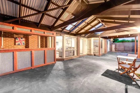 Property photo of 9 Blackmore Close Pakenham VIC 3810