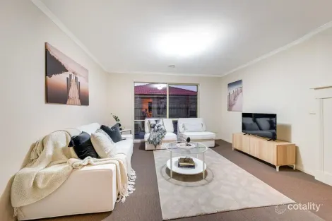 Property photo of 9 Blackmore Close Pakenham VIC 3810