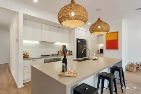 Property photo of 15 Beacon Close Beveridge VIC 3753