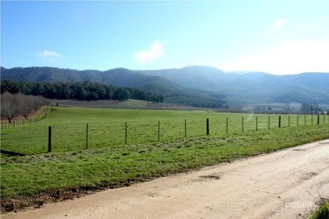 1 Morses Creek Rd, Wandiligong, VIC 3744