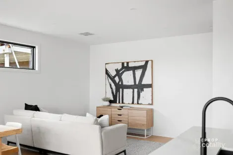 Property photo of 31 Buckingham Crescent Doncaster VIC 3108