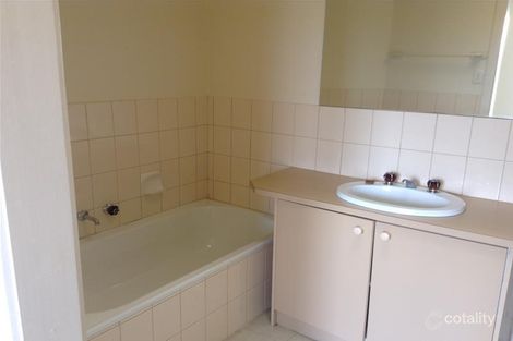 Property photo of 2/5 Tower Road Werribee VIC 3030