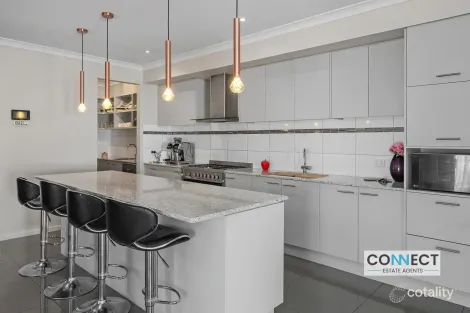 Property photo of 72 Heybridge Street Clyde VIC 3978