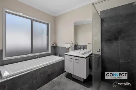 Property photo of 72 Heybridge Street Clyde VIC 3978