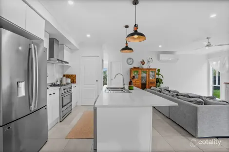 Property photo of 21 Dent Crescent Cumbalum NSW 2478