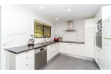 Property photo of 17 Dromana Crescent Helensvale QLD 4212
