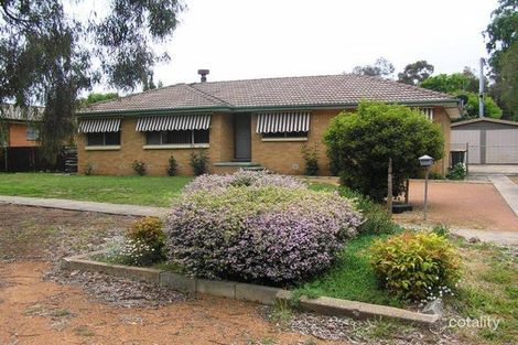 Property photo of 15 McBryde Crescent Wanniassa ACT 2903